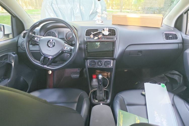 Used Volkswagen Polo 2018 1.5L Automatic Enjoyment Model Center Console