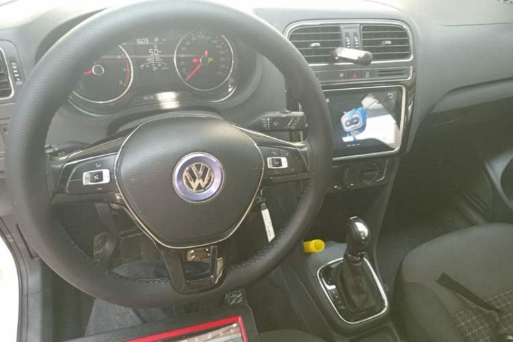 Used Volkswagen Polo 2018 1.5L Automatic Enjoyment Model Center Console