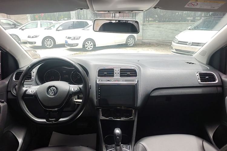 Used Volkswagen Polo 2018 1.5L Automatic Enjoyment Model Center Console