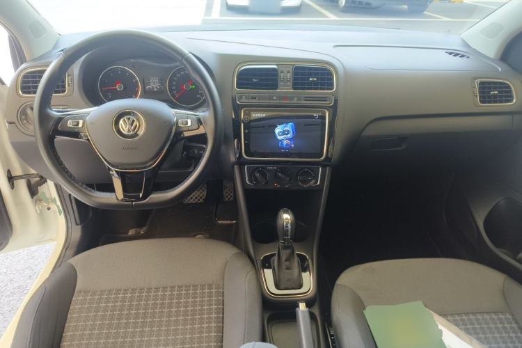 Used Volkswagen Polo 2018 1.5L Automatic Enjoyment Model Center Console