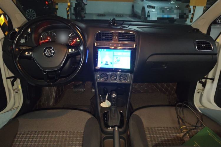 Used Volkswagen Polo 2018 1.5L Automatic Enjoyment Model Center Console