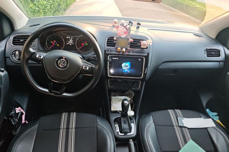 Used Volkswagen Polo 2018 1.5L Automatic Enjoyment Model Center Console