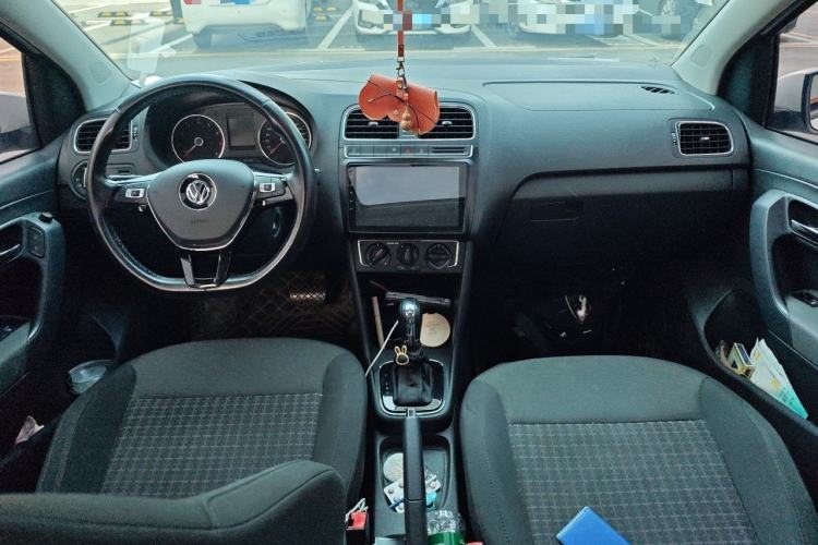 Used Volkswagen Polo 2018 1.5L Automatic Enjoyment Model Center Console