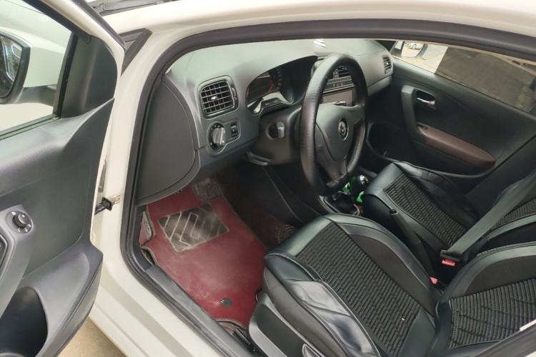 Used Volkswagen Polo 2018 1.5L Manual Drive-Comfort Model Driver Seat