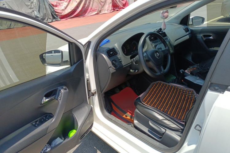 Used Volkswagen Polo 2018 1.5L Manual Drive-Comfort Model Driver Seat