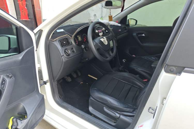 Used Volkswagen Polo 2018 1.5L Manual Drive-Comfort Model Driver Seat