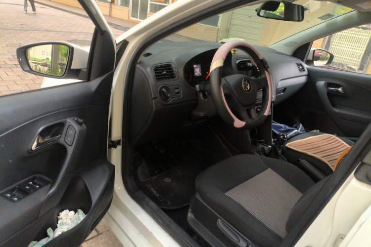 Used Volkswagen Polo 2018 1.5L Manual Drive-Comfort Model Driver Seat