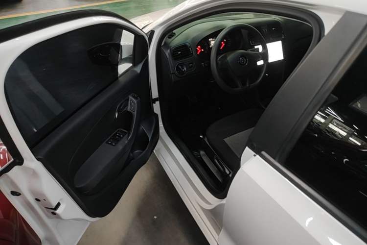 Used Volkswagen Polo 2018 1.5L Manual Drive-Comfort Model Driver Seat