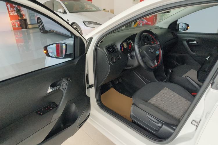 Used Volkswagen Polo 2018 1.5L Manual Drive-Comfort Model Driver Seat