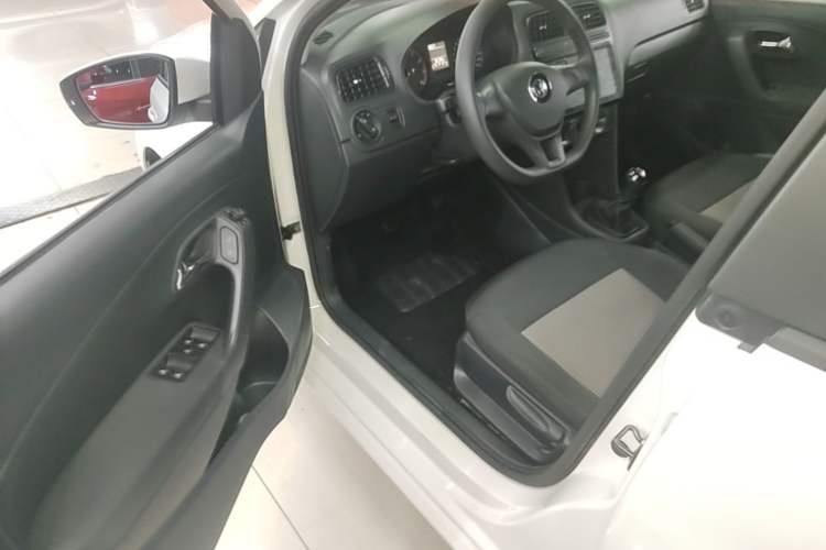 Used Volkswagen Polo 2018 1.5L Manual Drive-Comfort Model Driver Seat