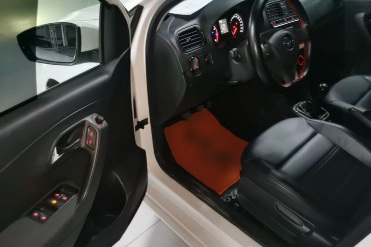 Used Volkswagen Polo 2018 1.5L Manual Drive-Comfort Model Driver Seat