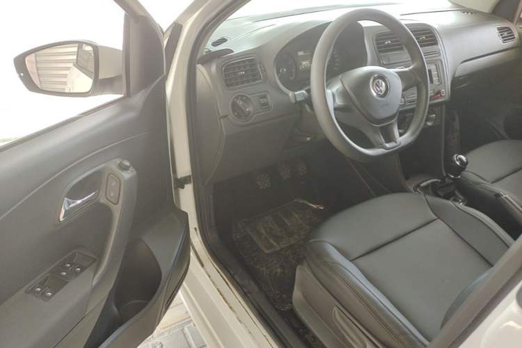 Used Volkswagen Polo 2018 1.5L Manual Drive-Comfort Model Driver Seat