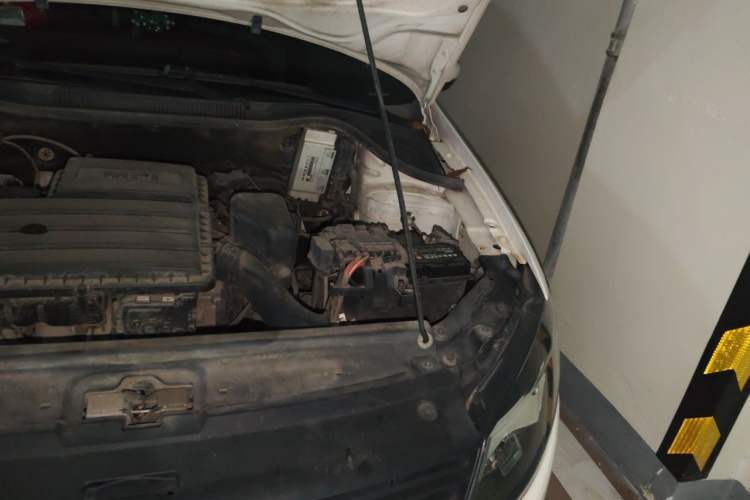 Used Volkswagen Polo 2018 1.5L Manual Drive-Comfort Model Engine Bay Left