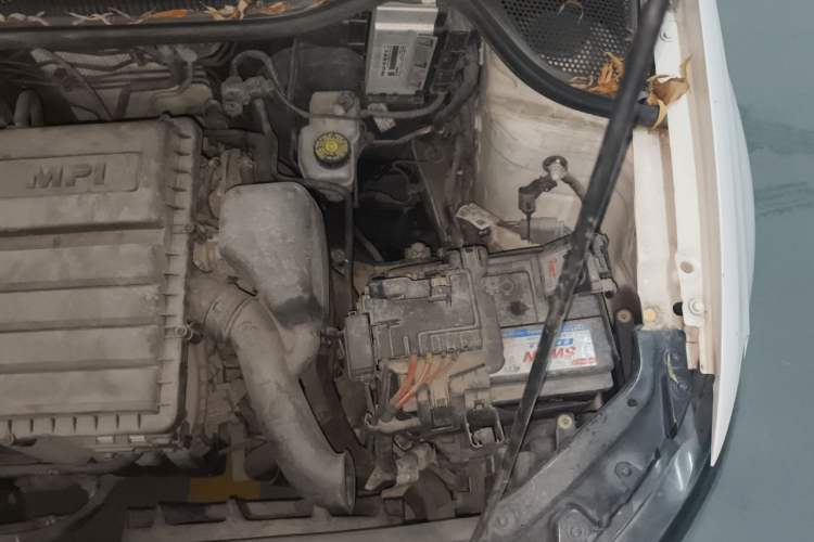 Used Volkswagen Polo 2018 1.5L Manual Drive-Comfort Model Engine Bay Left