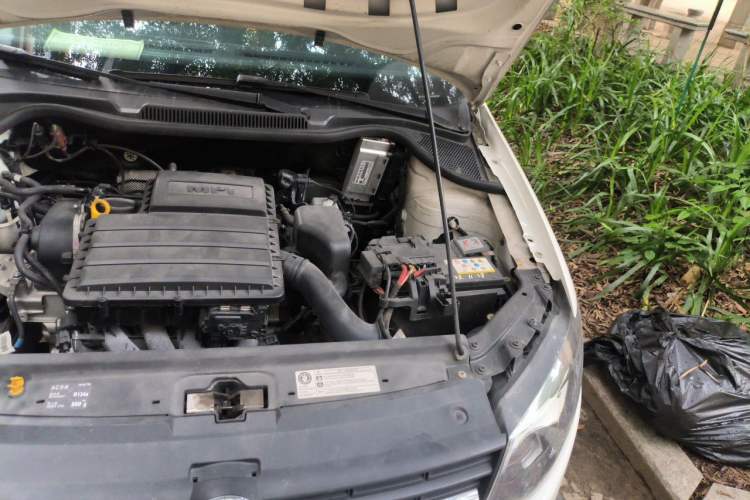 Used Volkswagen Polo 2018 1.5L Manual Drive-Comfort Model Engine Bay Left