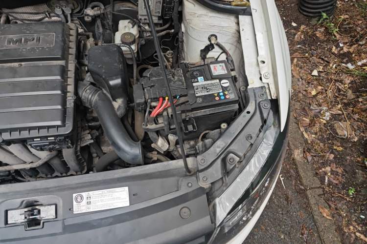 Used Volkswagen Polo 2018 1.5L Manual Drive-Comfort Model Engine Bay Left