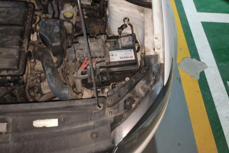 Used Volkswagen Polo 2018 1.5L Manual Drive-Comfort Model Engine Bay Left