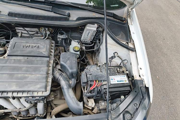 Used Volkswagen Polo 2018 1.5L Manual Drive-Comfort Model Engine Bay Left