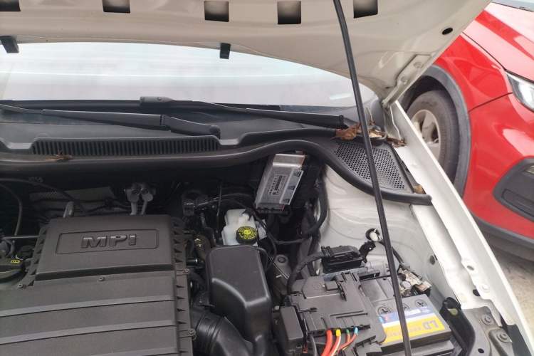 Used Volkswagen Polo 2018 1.5L Automatic Enjoyment Model Engine Bay Left