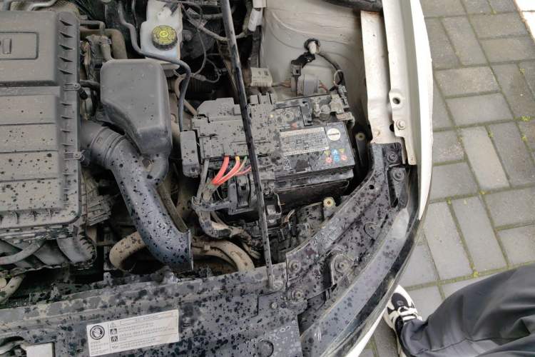 Used Volkswagen Polo 2018 1.5L Manual Drive-Comfort Model Engine Bay Left