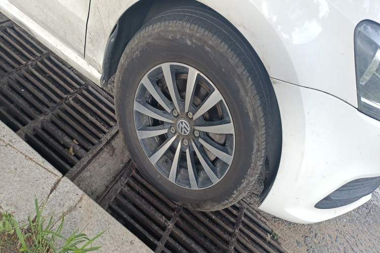 Used Volkswagen Polo 2018 1.5L Manual Drive-Comfort Model Exterior 1
