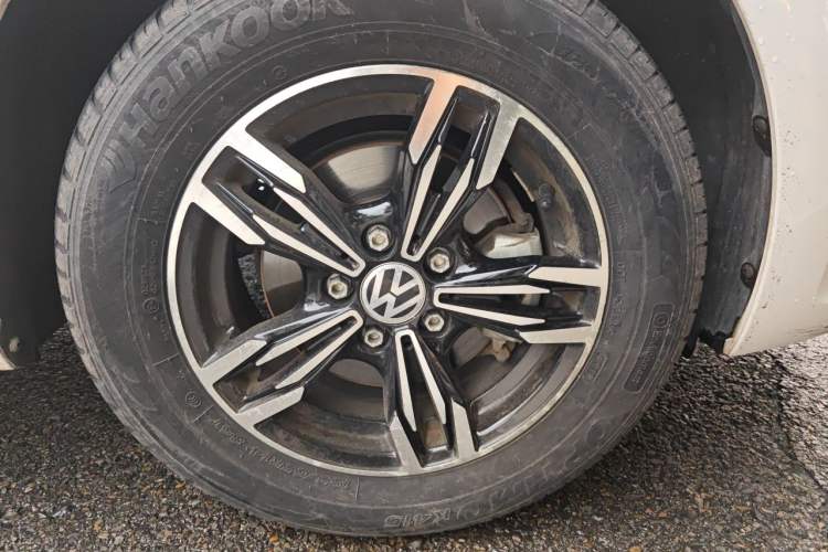 Used Volkswagen Polo 2018 1.5L Manual Drive-Comfort Model Exterior 1