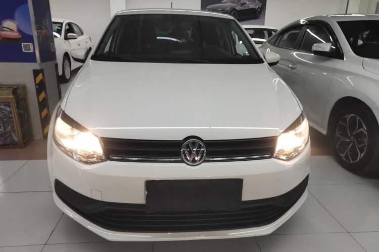 Used Volkswagen Polo 2018 1.5L Manual Drive-Comfort Model Exterior 1