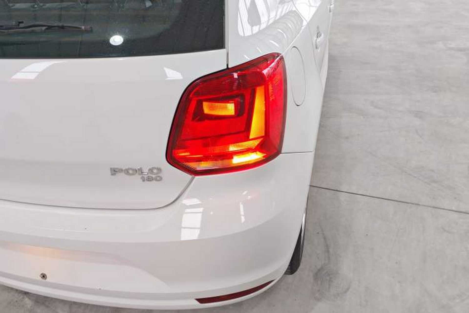 Used Volkswagen Polo 2018 1.5L Manual Drive-Comfort Model Exterior 3