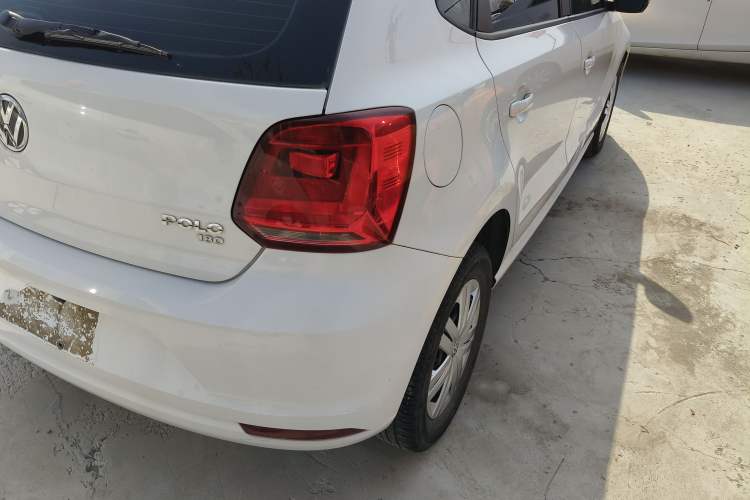 Used Volkswagen Polo 2018 1.5L Manual Drive-Comfort Model Exterior 3