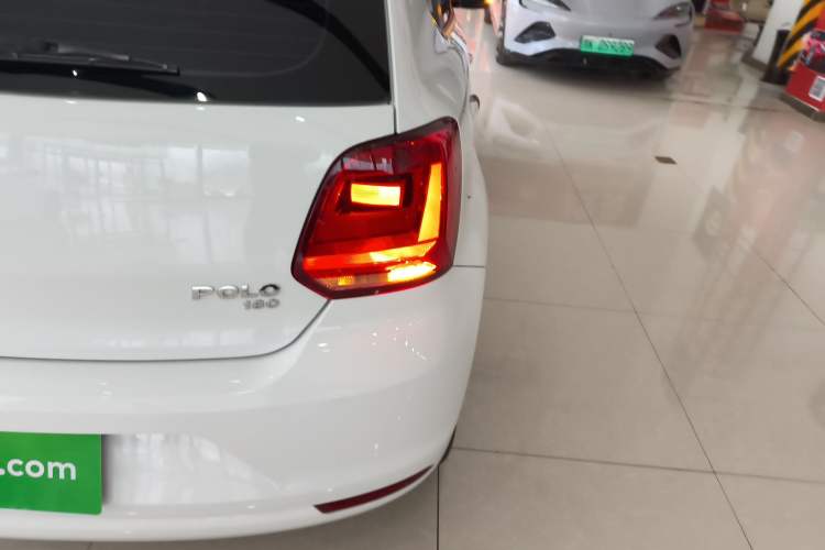 Used Volkswagen Polo 2018 1.5L Manual Drive-Comfort Model Exterior 3