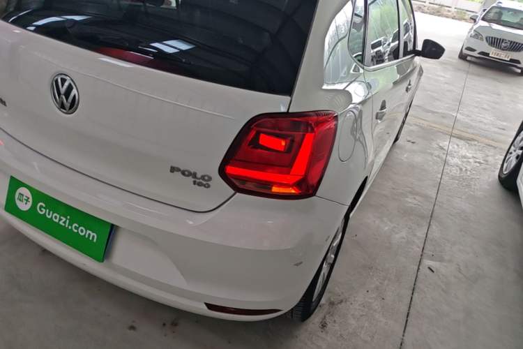 Used Volkswagen Polo 2018 1.5L Manual Drive-Comfort Model Exterior 3