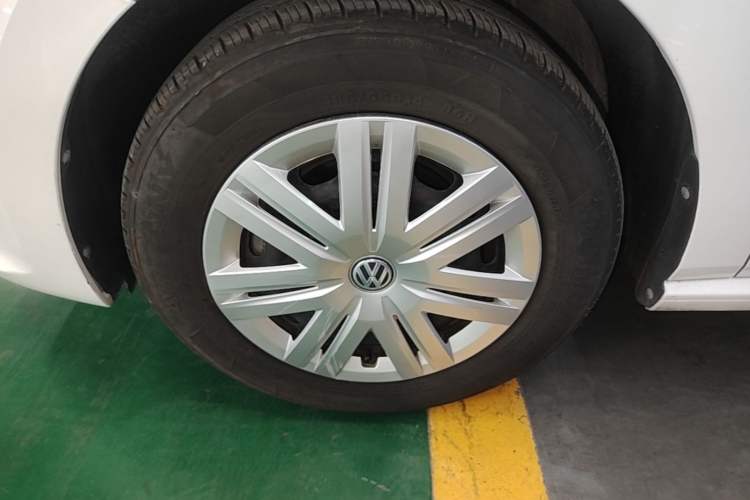 Used Volkswagen Polo 2018 1.5L Manual Drive-Comfort Model Exterior 4