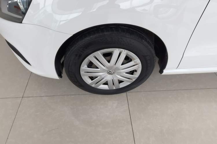 Used Volkswagen Polo 2018 1.5L Manual Drive-Comfort Model Exterior 4