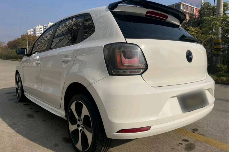 Used Volkswagen Polo 2018 1.5L Manual Drive-Comfort Model Exterior 5