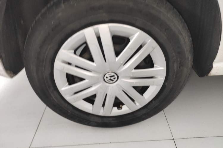 Used Volkswagen Polo 2018 1.5L Manual Drive-Comfort Model Exterior 5