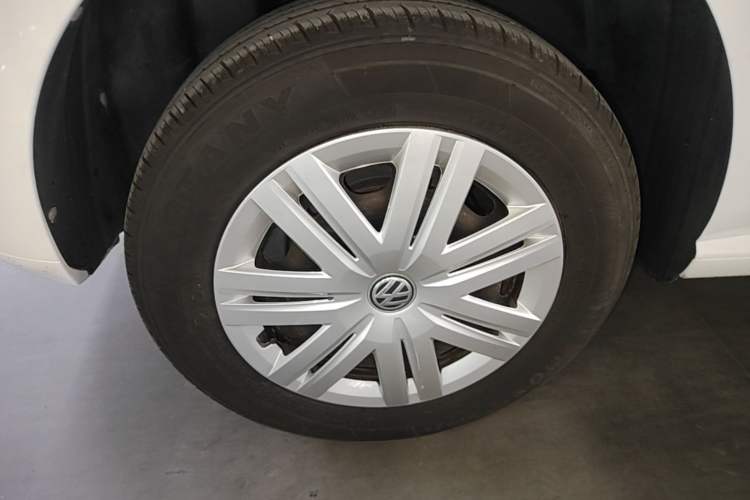 Used Volkswagen Polo 2018 1.5L Manual Drive-Comfort Model Exterior 5