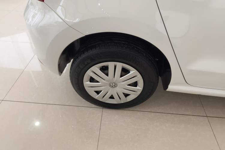 Used Volkswagen Polo 2018 1.5L Manual Drive-Comfort Model Exterior 5