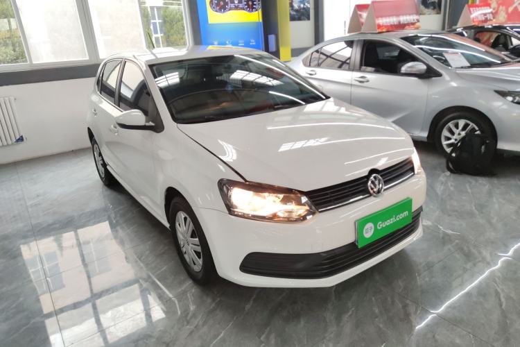 Used Volkswagen Polo 2018 1.5L Manual Drive-Comfort Model Front Right 45 Deg