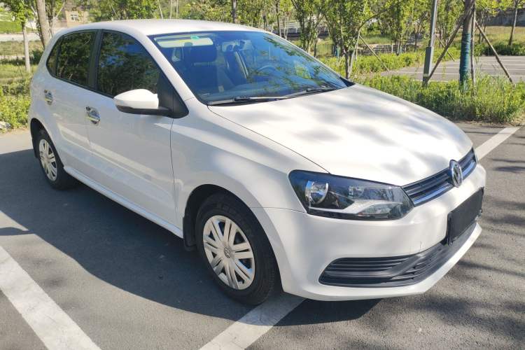Used Volkswagen Polo 2018 1.5L Automatic Advanced Driving Model Front Right 45 Deg