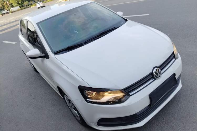 Used Volkswagen Polo 2018 1.5L Automatic Advanced Driving Model Front Right 45 Deg