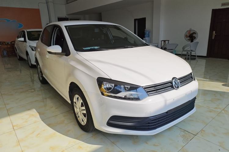 Used Volkswagen Polo 2018 1.5L Manual Drive-Comfort Model Front Right 45 Deg