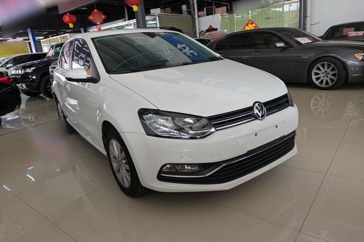 Used Volkswagen Polo 2018 1.5L Automatic Luxury Edition Front Right 45 Deg