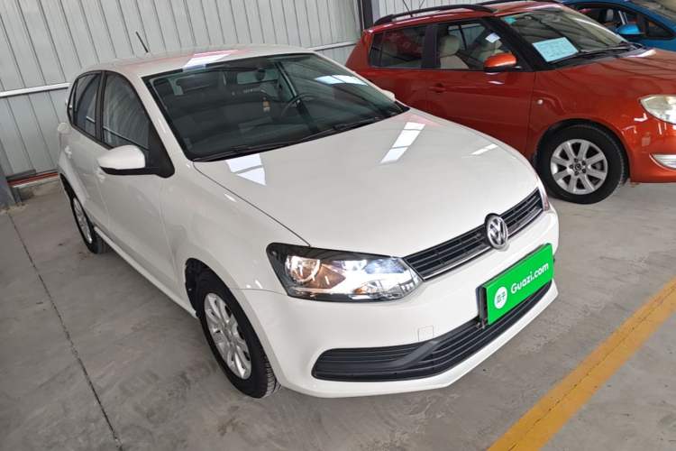 Used Volkswagen Polo 2018 1.5L Manual Drive-Comfort Model Front Right 45 Deg