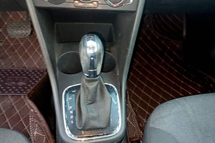 Used Volkswagen Polo 2018 1.5L Automatic Enjoyment Model Gear Lever
