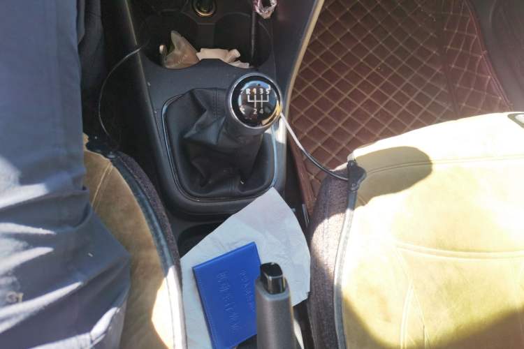 Used Volkswagen Polo 2018 1.5L Manual Drive-Comfort Model Gear Lever
