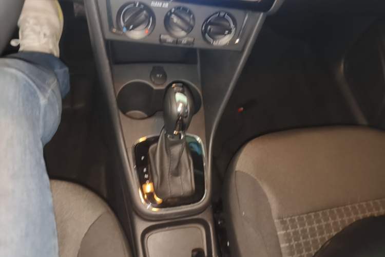Used Volkswagen Polo 2018 1.5L Automatic Enjoyment Model Gear Lever