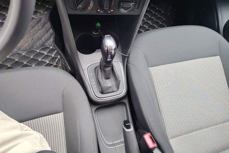 Used Volkswagen Polo 2018 1.5L Automatic Advanced Driving Model Gear Lever