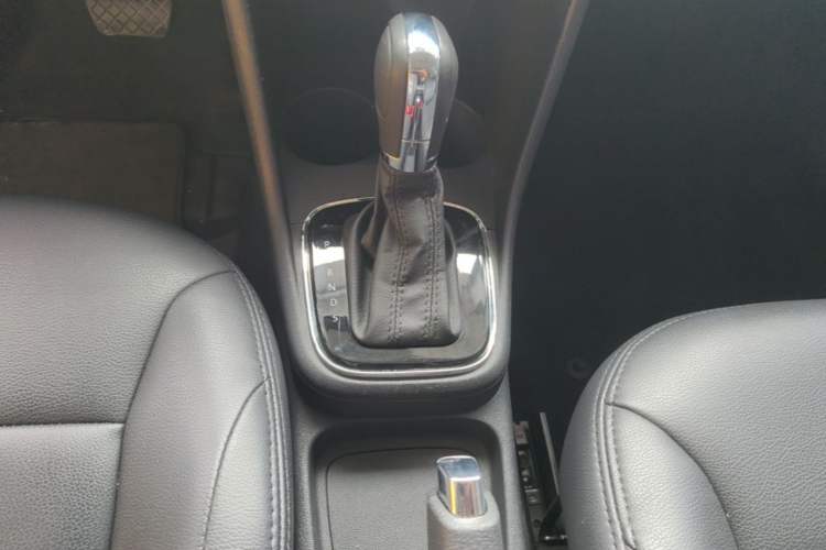 Used Volkswagen Polo 2018 1.5L Automatic Enjoyment Model Gear Lever