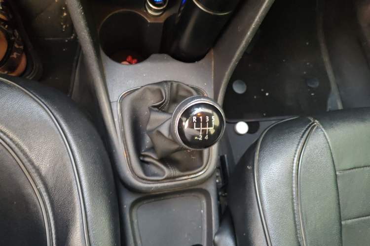 Used Volkswagen Polo 2018 1.5L Manual Drive-Comfort Model Gear Lever