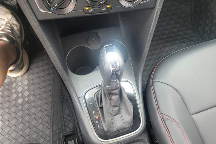 Used Volkswagen Polo 2018 1.5L Automatic Enjoyment Model Gear Lever